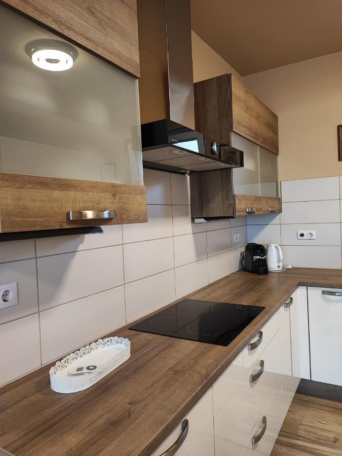 White Column House Apartment Diosd ภายนอก รูปภาพ