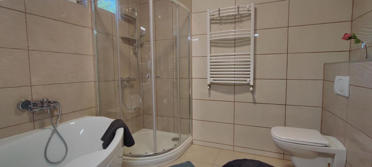 White Column House Apartment Diosd ภายนอก รูปภาพ