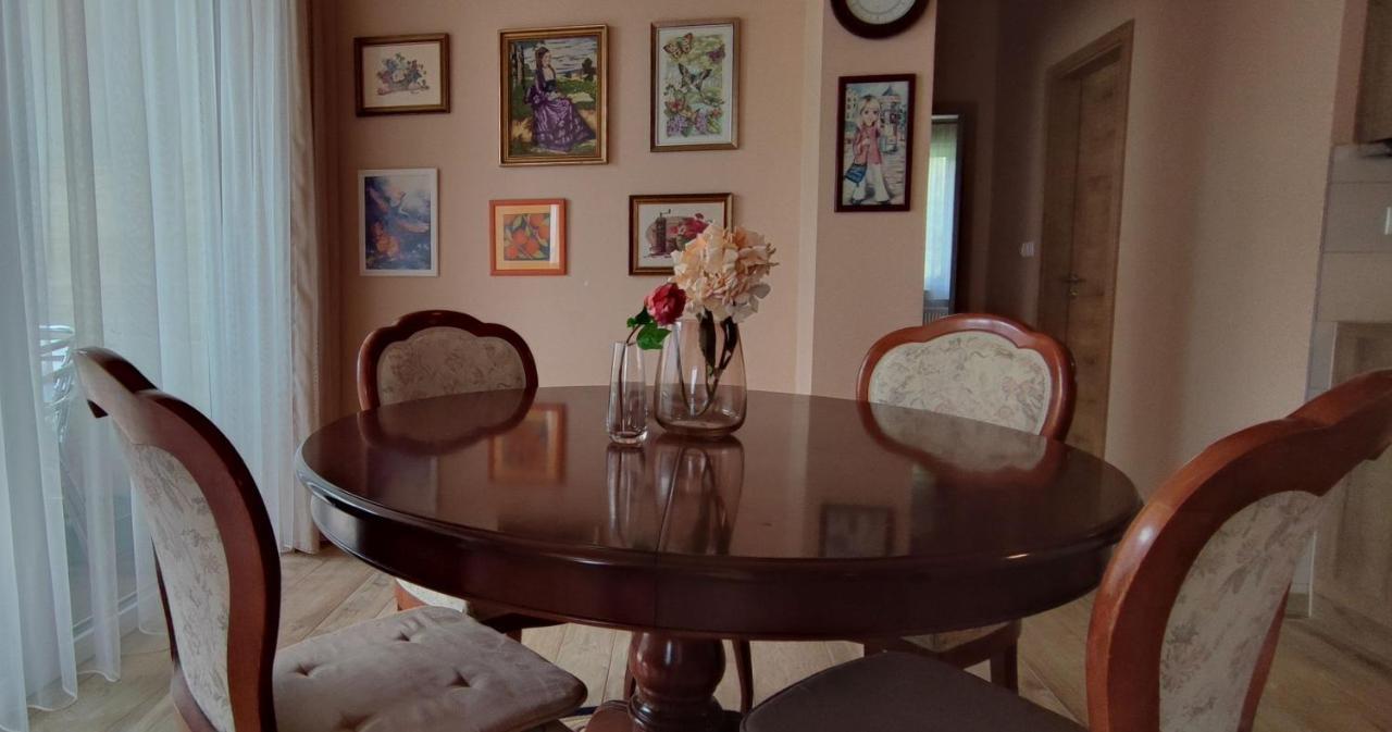 White Column House Apartment Diosd ภายนอก รูปภาพ