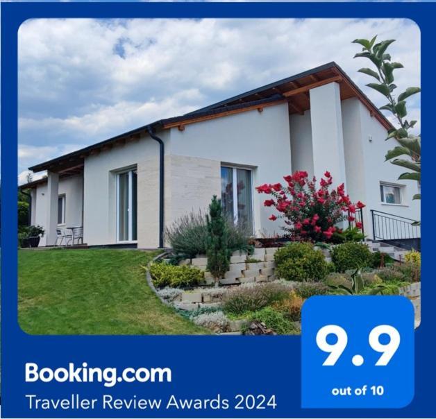 White Column House Apartment Diosd ภายนอก รูปภาพ
